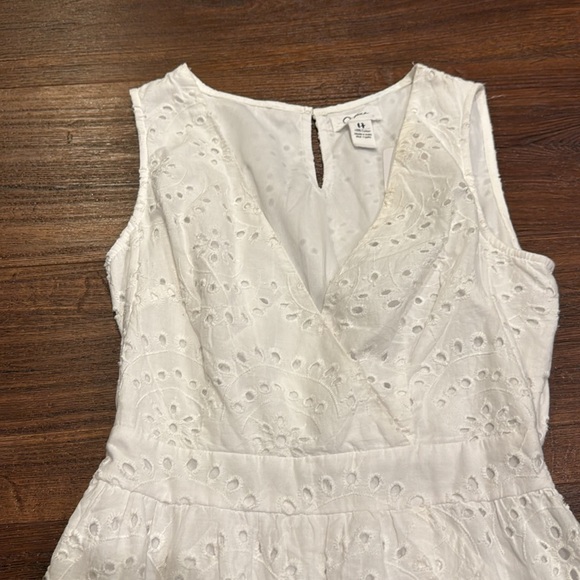 Japna Pre Loved lined Eyelet V-Neck Midi White Dress. - Picture 2 of 8